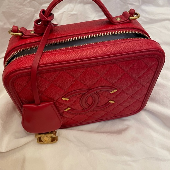 Chanel - Picture 6 of 9